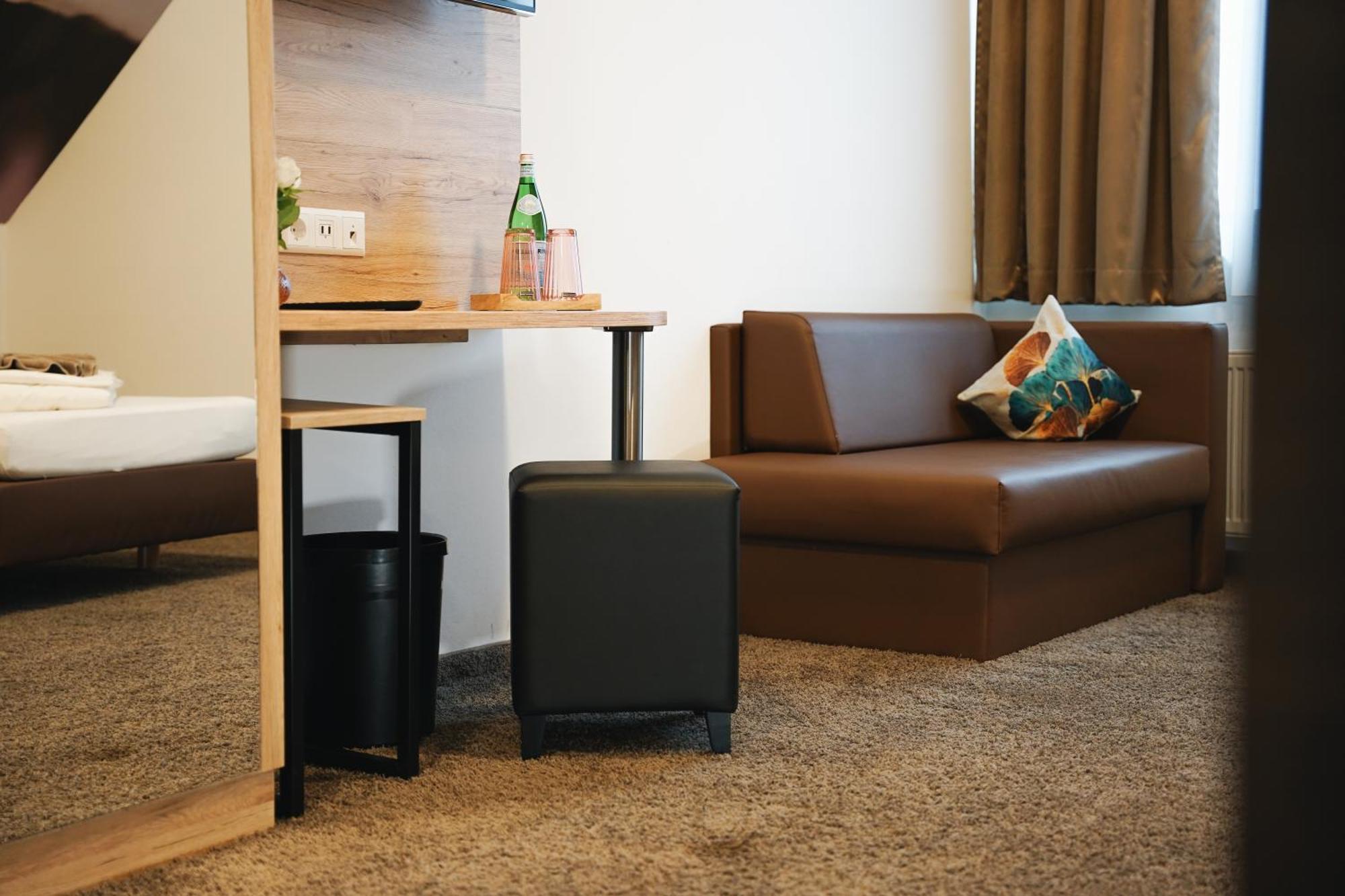 Outlet Hotel 메칭엔 외부 사진